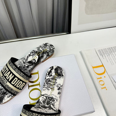 Dior flat shoes