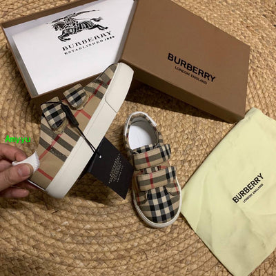 BURBERRY SHOES